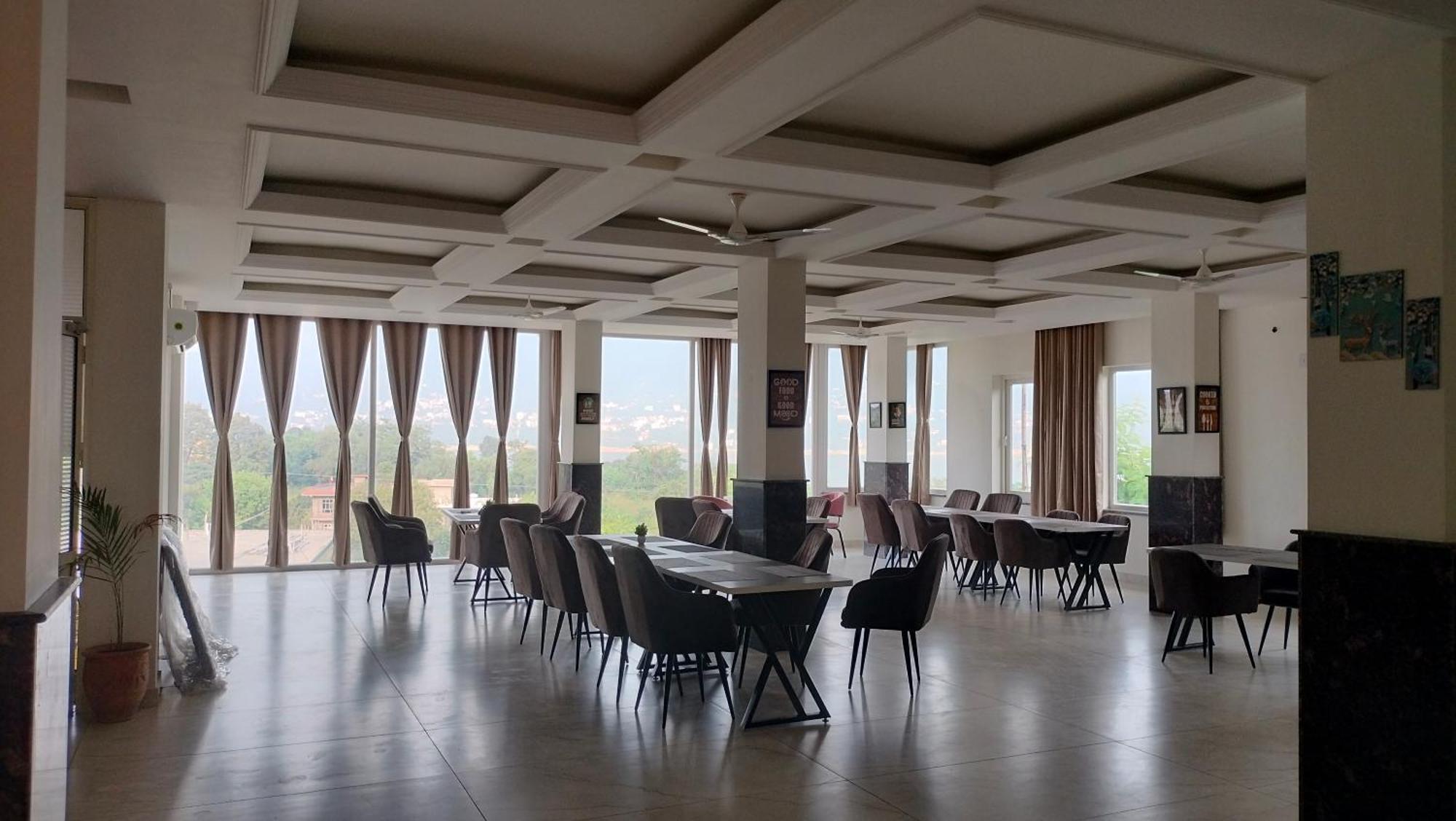 Govind Sagar View Hotel & Restaurant Bilaspur  Bagian luar foto