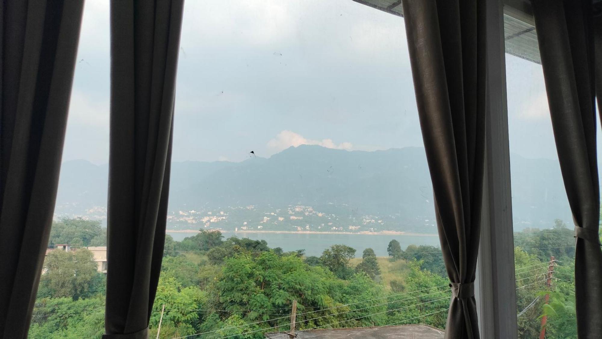 Govind Sagar View Hotel & Restaurant Bilaspur  Bagian luar foto