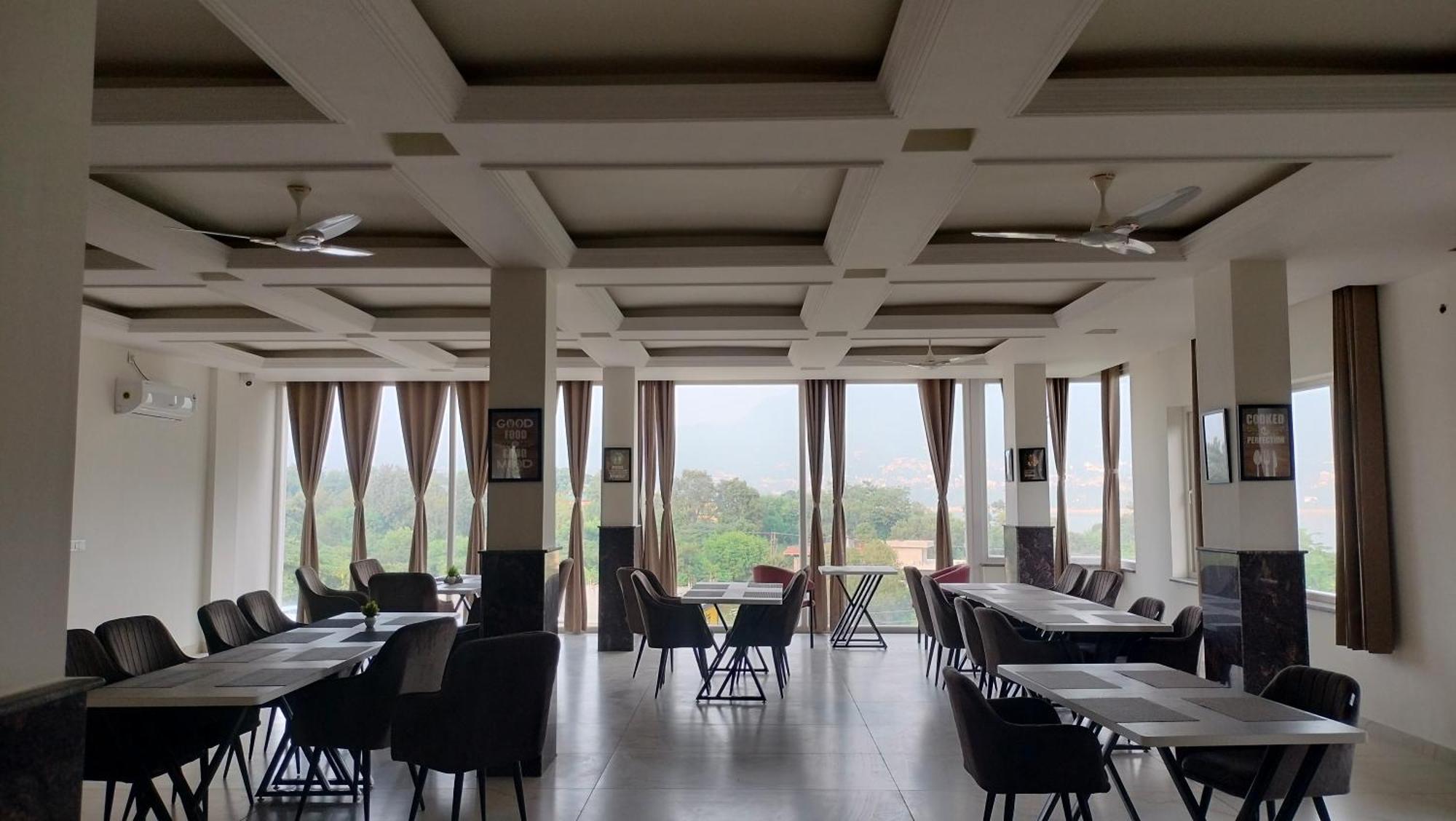 Govind Sagar View Hotel & Restaurant Bilaspur  Bagian luar foto