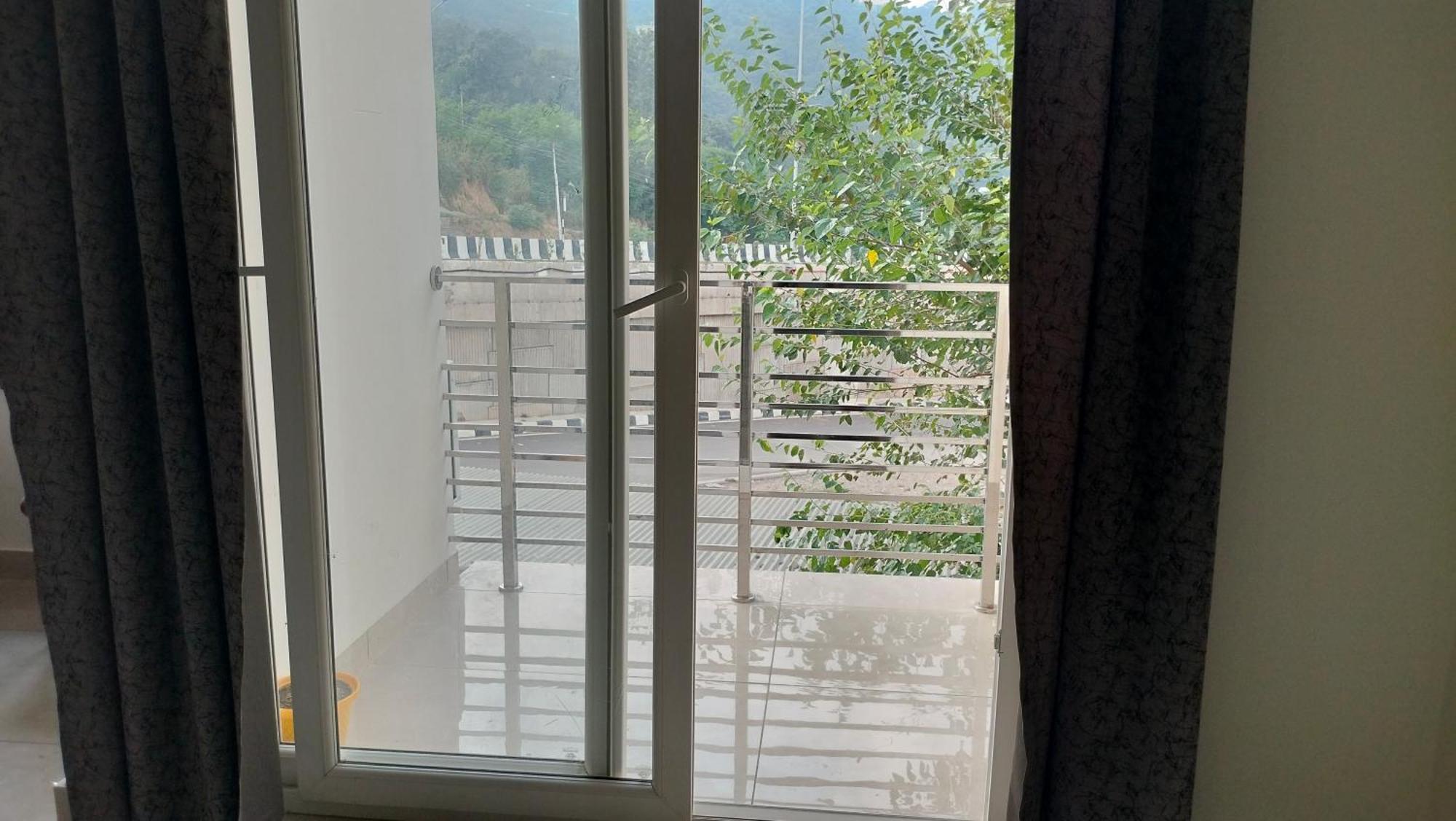 Govind Sagar View Hotel & Restaurant Bilaspur  Bagian luar foto
